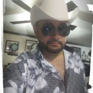 Meet your Posher, Larry